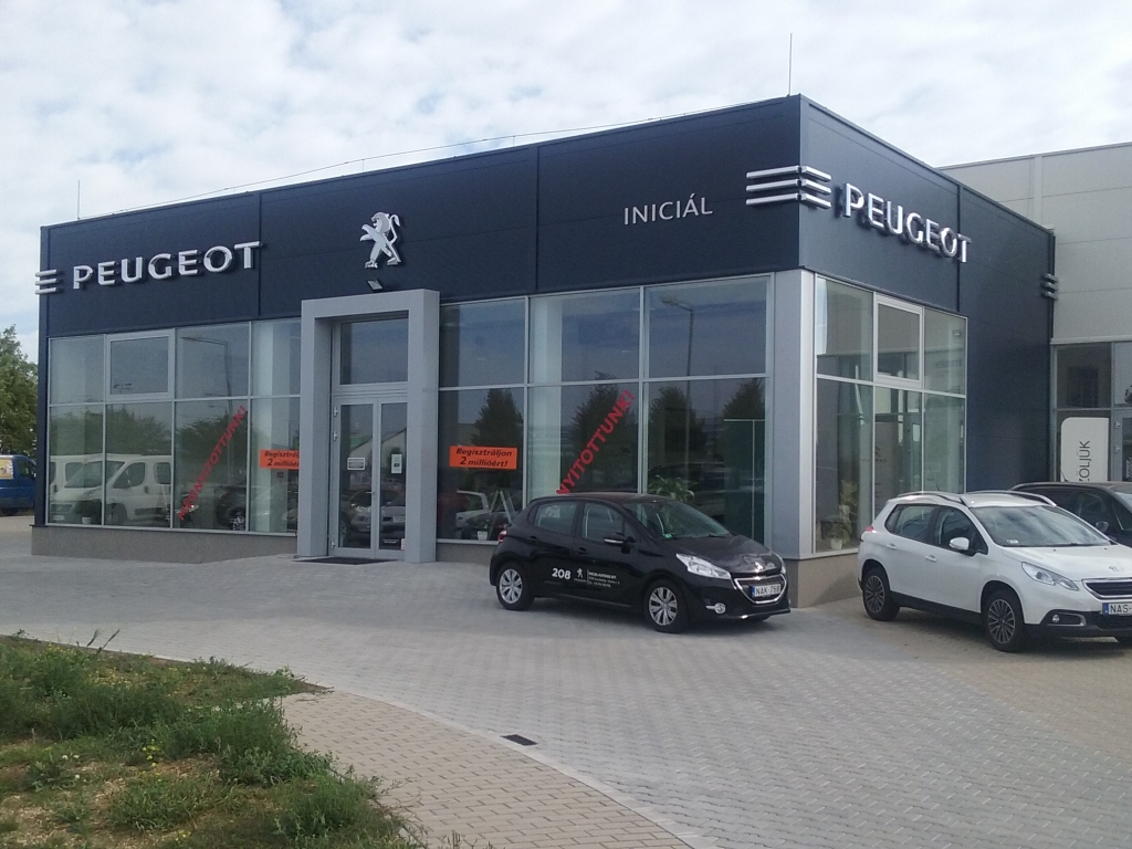 Peugeot márkakereskedés nyitása
